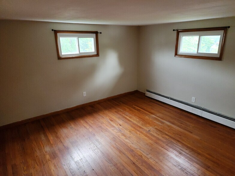 Building Photo - 601 Zimmer Ave