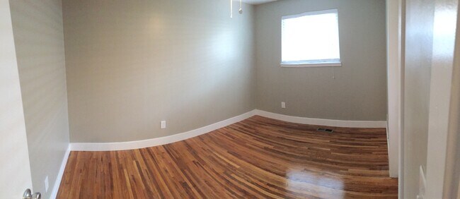 Building Photo - 664 E Ramona Ave