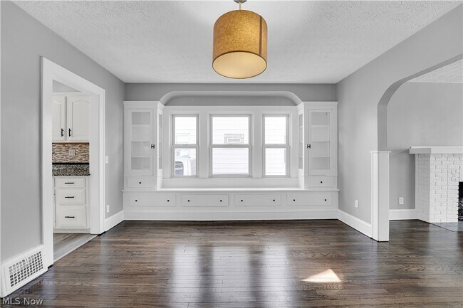 Building Photo - 7514 Bertha Ave