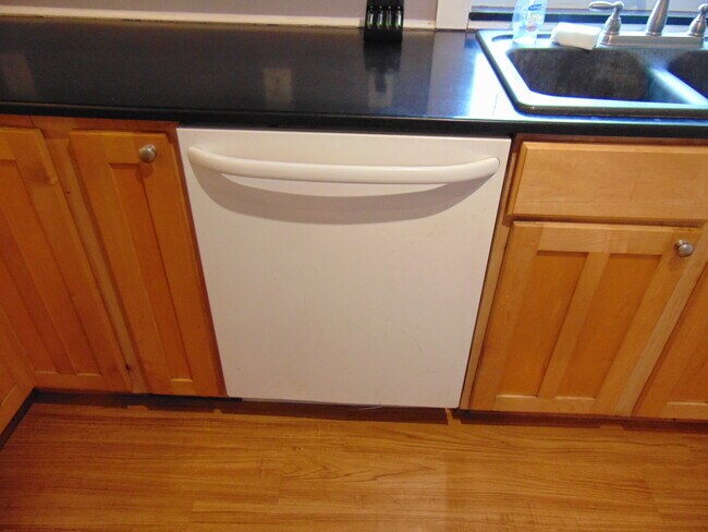 Building Photo - 2500 Ashton Rd