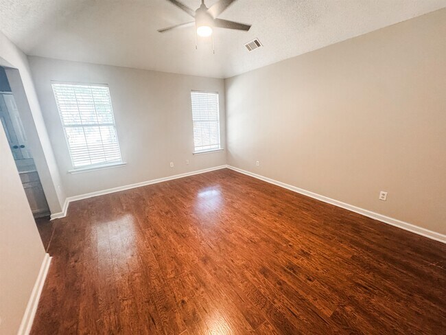 Building Photo - 6840 Mikayla Ln