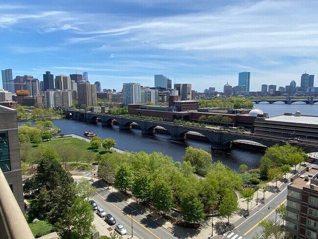 Building Photo - 10 Museum Way