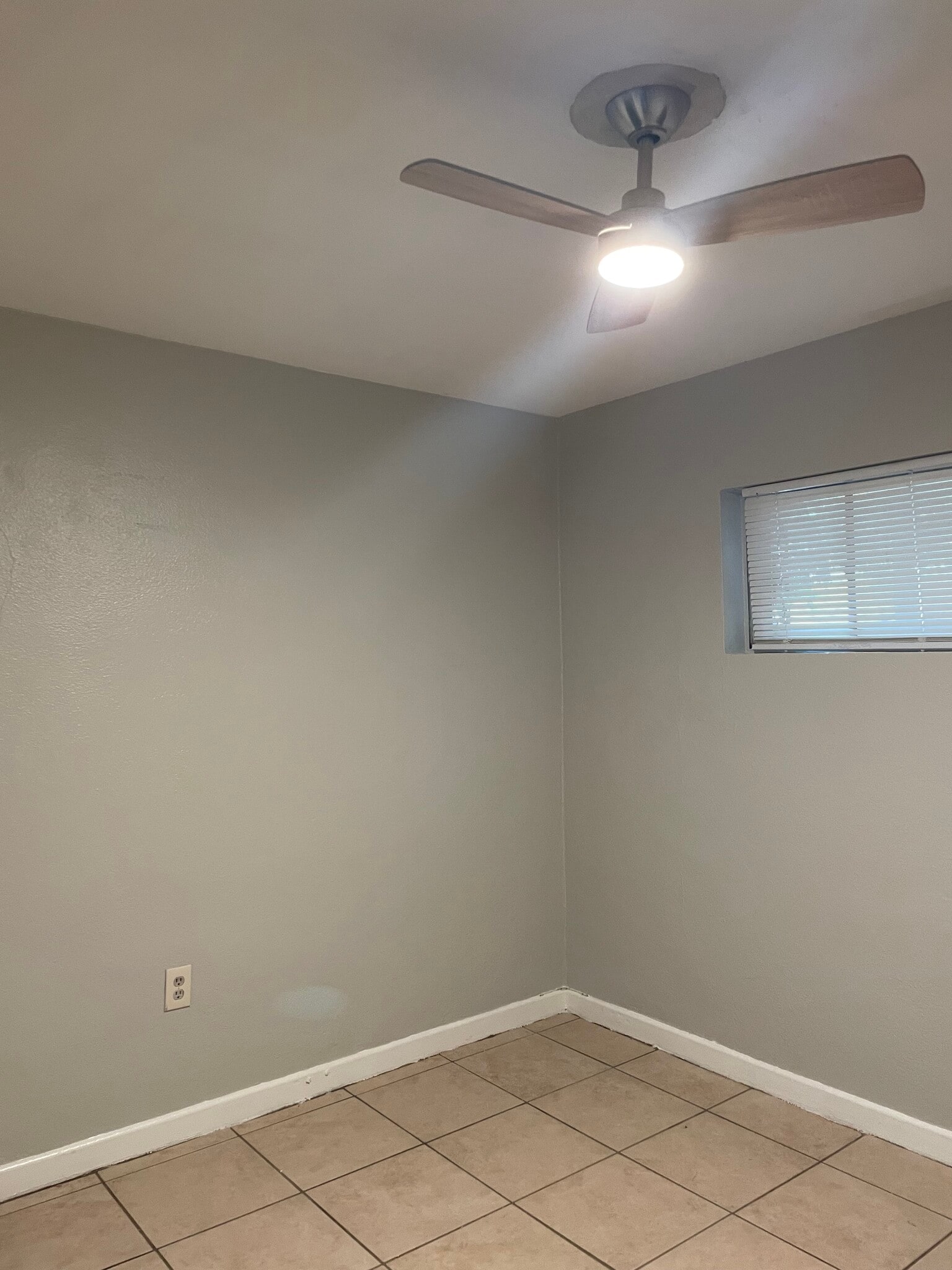 Building Photo - 865 Geranium St
