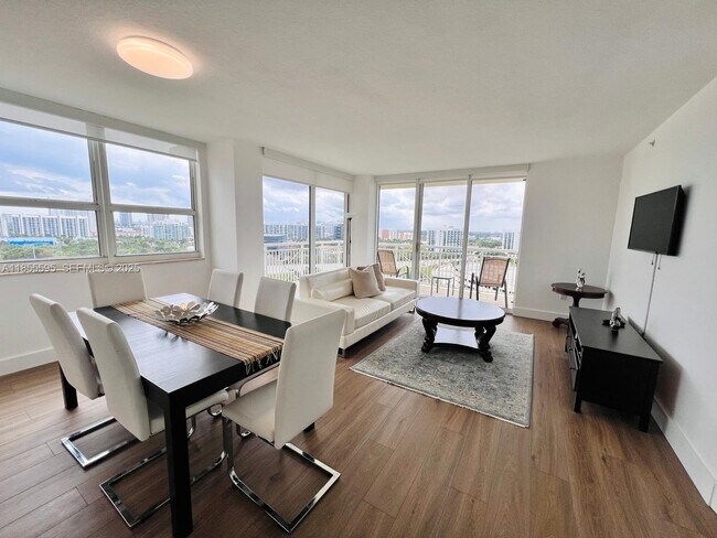 Building Photo - 19501 W Country Club Dr