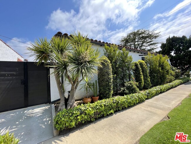 Building Photo - 3702 Sawtelle Blvd