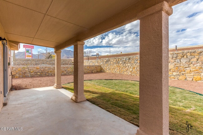 Building Photo - 10789 Pleasant Sand Dr