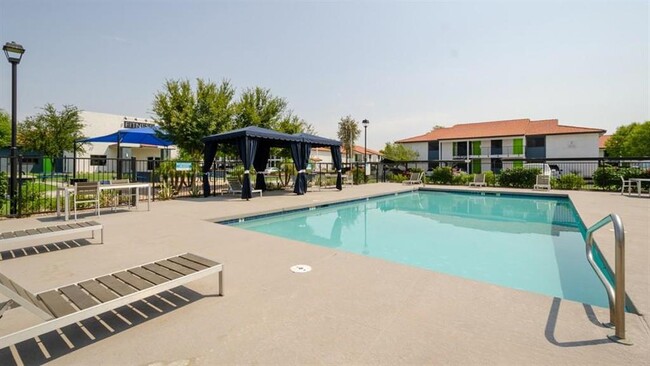 Pool - Mesa Station Apartments