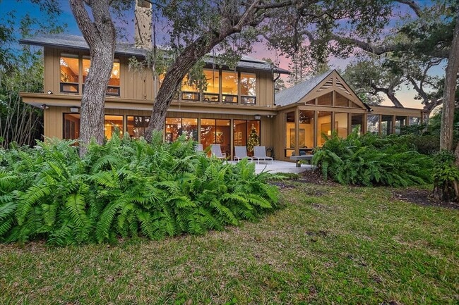 Building Photo - 3348 Old Oak Dr