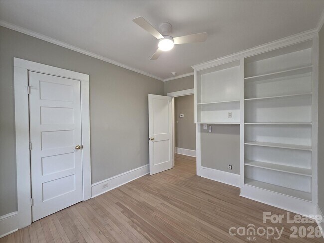 Building Photo - 200 E 2nd St