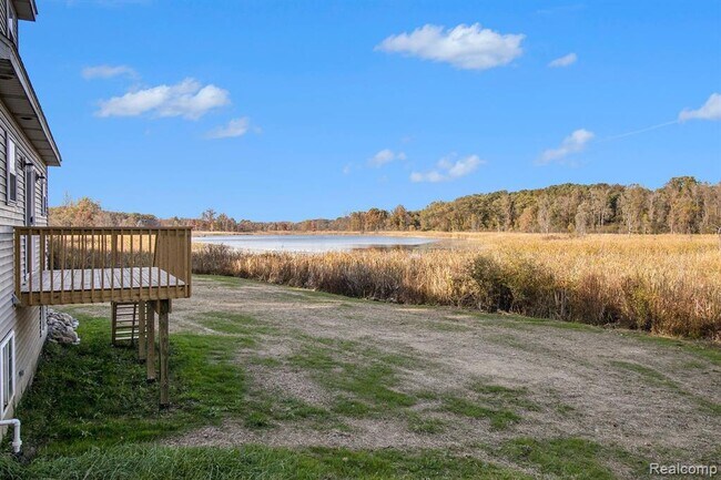 Building Photo - 10288 Buckhorn Lake Rd