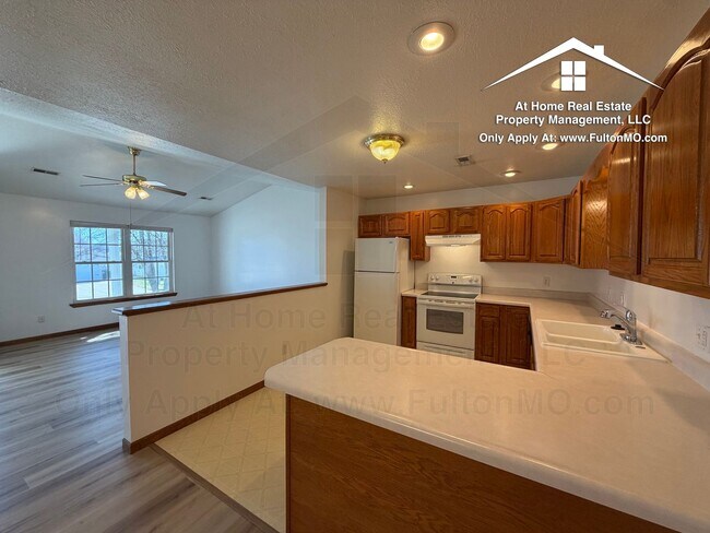 Building Photo - 1117-1119 Ashton Circle East