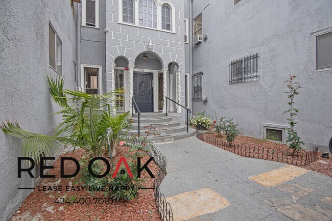 Building Photo - 250 Loma Dr