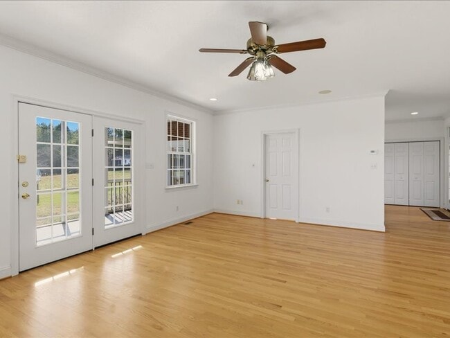 Building Photo - 5320 Baumgardner Rd