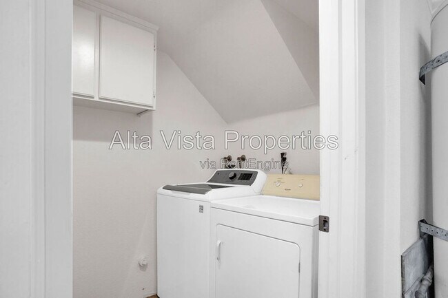 Building Photo - 18580 Caminito Pasadero