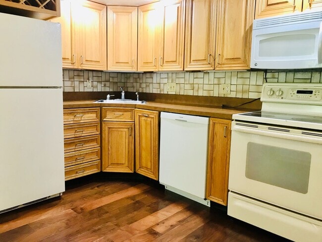 Primary Photo - Beautiful 3-Bed/2.5-Bath Townhome in Aston...