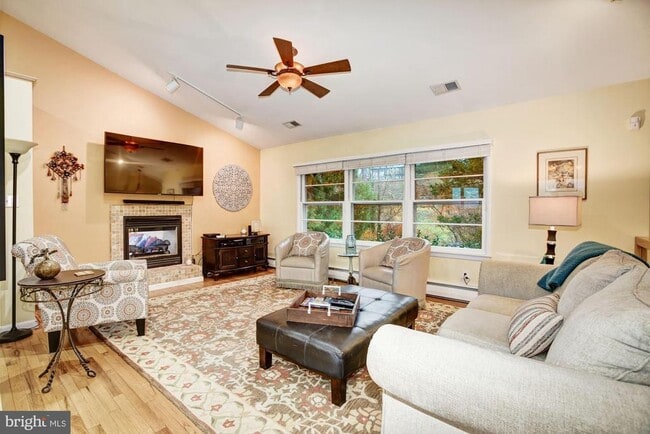 Building Photo - 209 Winchester Beach Dr
