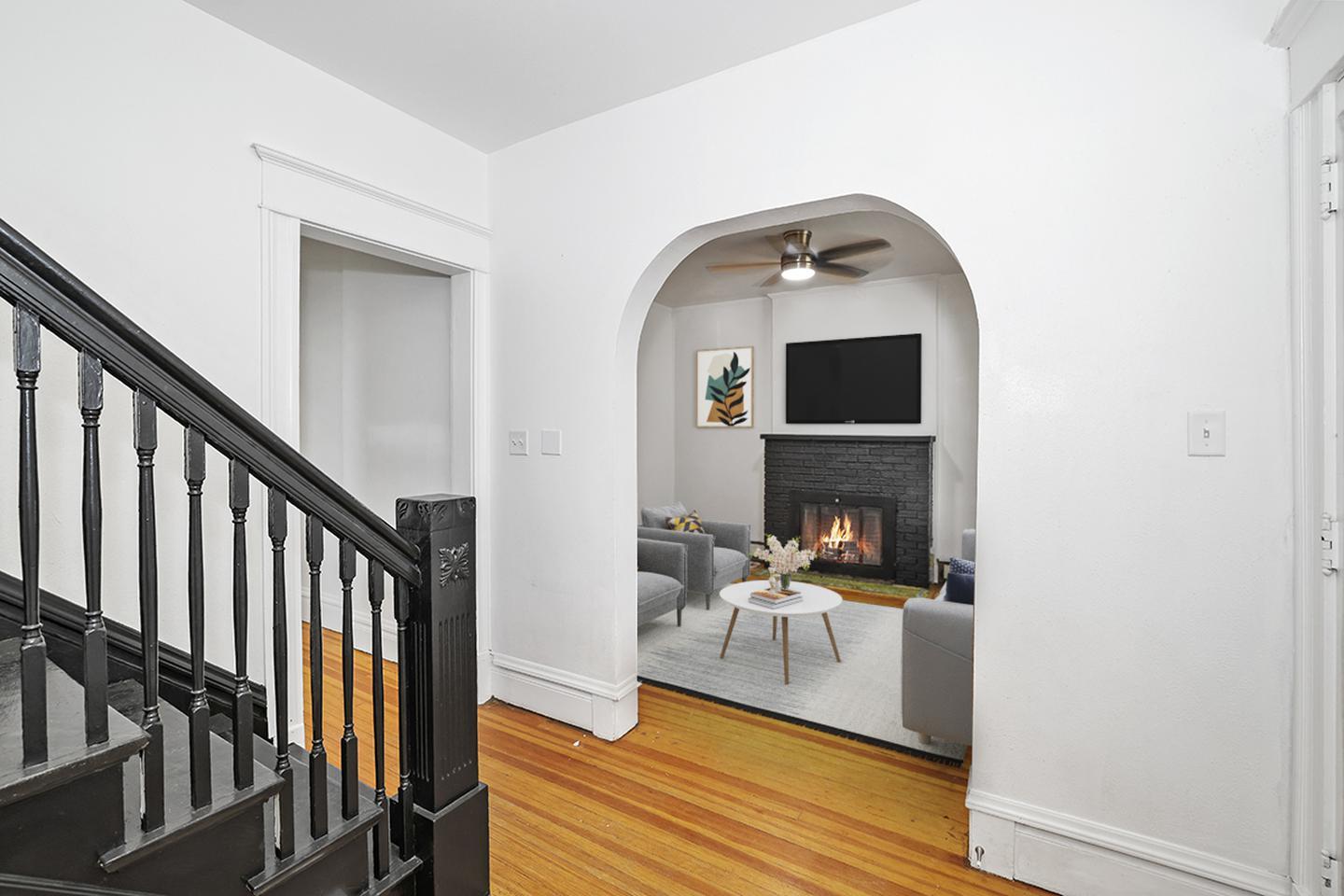 Building Photo - Spacious & light-filled Governors' Park ho...
