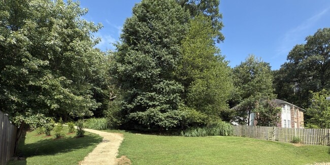 Building Photo - Spacious 4 Bed 5.5 Bath Home in Annandale,...