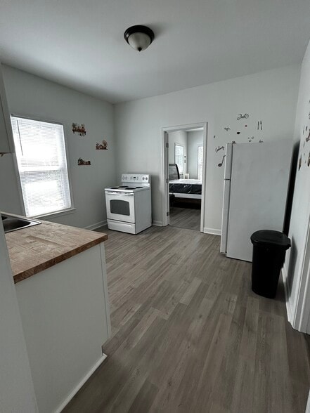 Kitchen - 2809 7th St SW