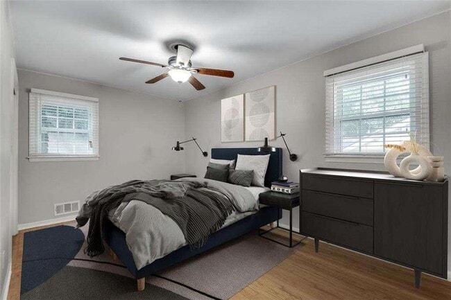 Building Photo - 799 Marstevan Dr NE