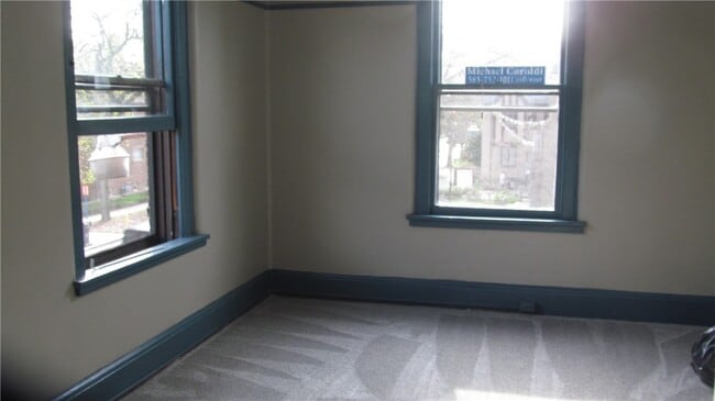 Building Photo - 775 Park Ave