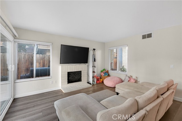 Building Photo - 3435 W Park Balboa Ave