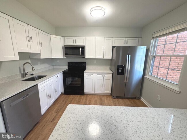 Building Photo - 4826 Grand Bend Dr