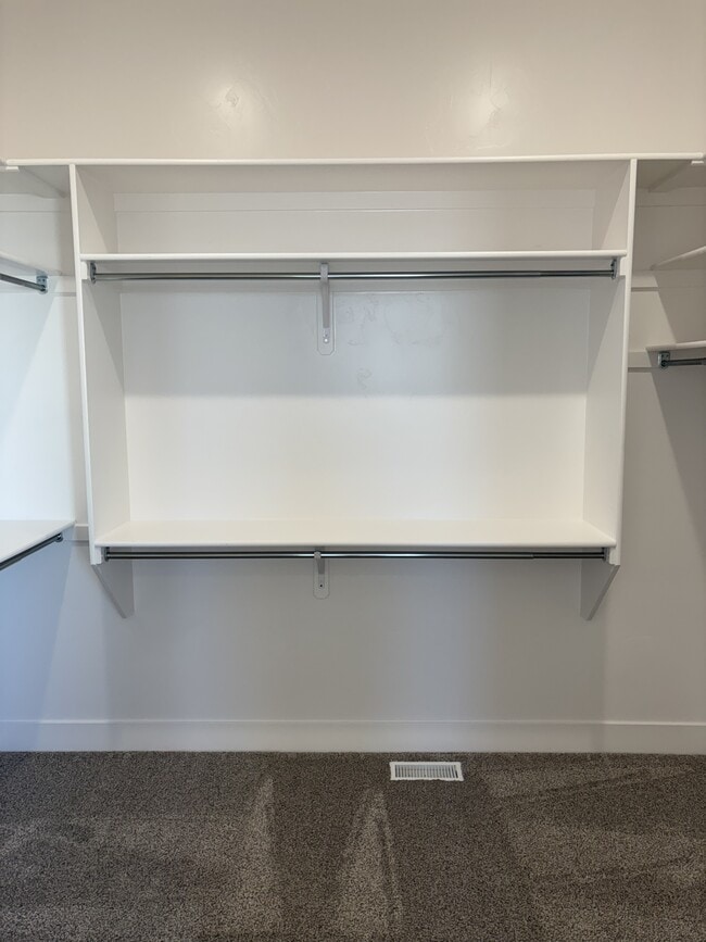 Building Photo - 187 Heaton Ln