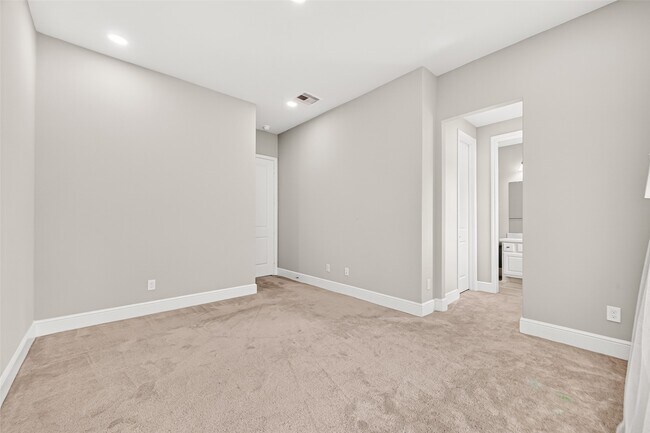 Building Photo - 1835 Brooking Hill Ct