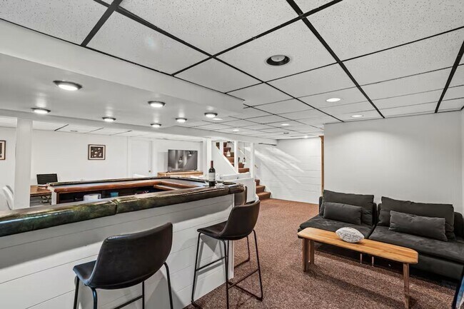 Building Photo - Updated 3 bedroom Delafield ranch