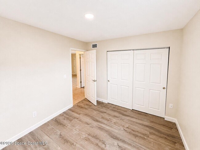 Building Photo - 103 Lagrange Ave