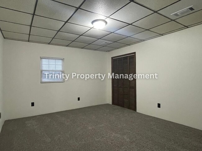 Building Photo - 738 1/2 Camden Pl