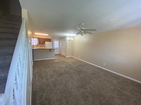 Building Photo - "Charming 2-Bed, 1.5 bath Townhouse Retreat in Saint George