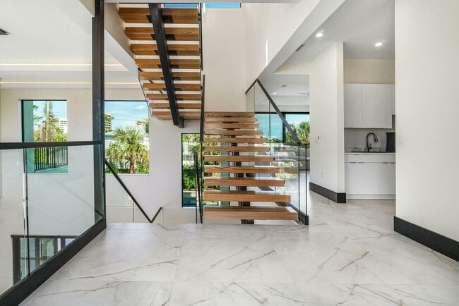 Building Photo - 13480 US-1