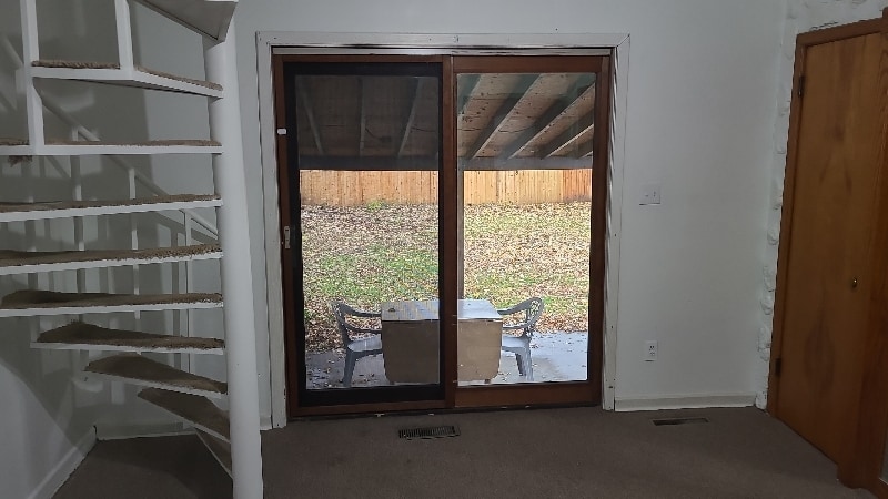 Building Photo - 636 W 17th St