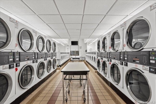 Building Photo - 20 West St