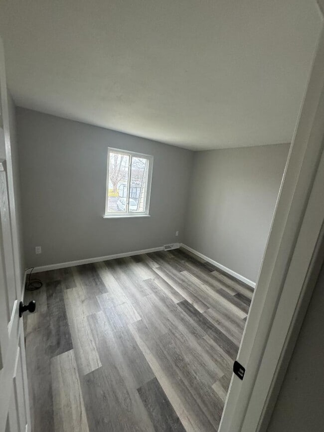 Building Photo - 5510 Beavercrest Dr