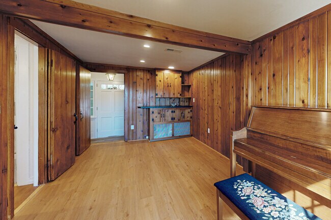 Building Photo - 88 5 Mile River Rd