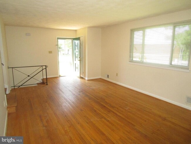 Building Photo - 5606 Devon Ct