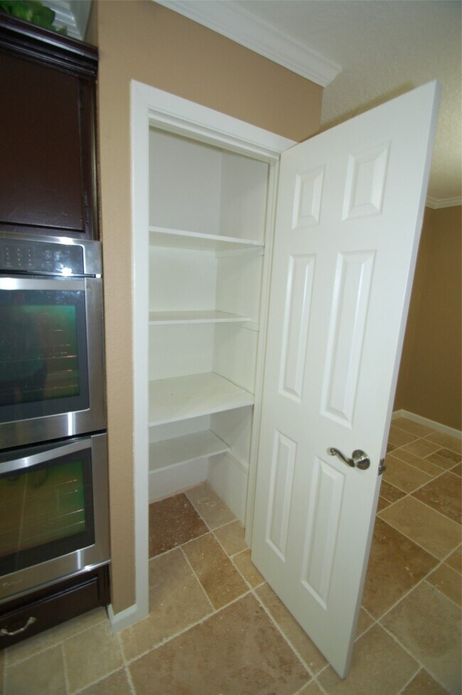 Building Photo - 3110 Brookhurst Ln