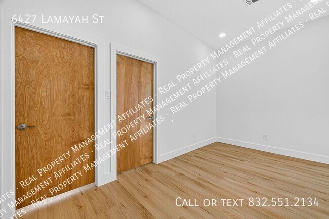 Building Photo - 6427 Lamayah St