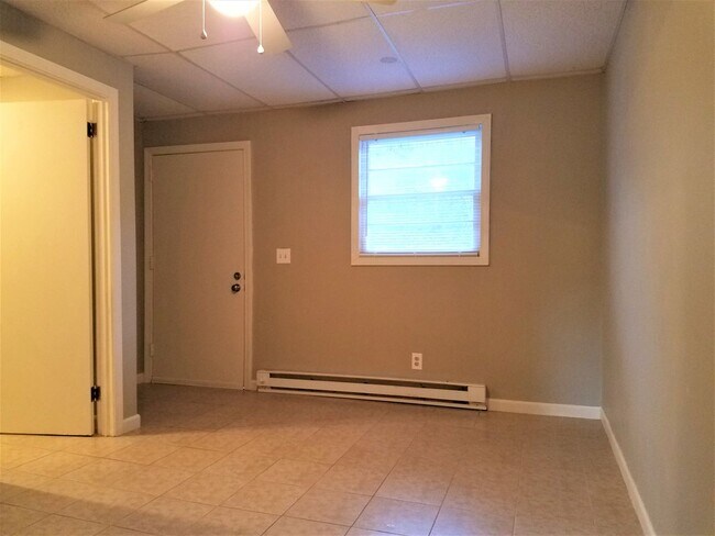 Building Photo - 109 Forest Lake Ln