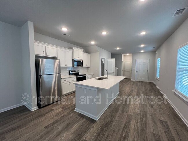 Building Photo - 2053 Lotus Dr