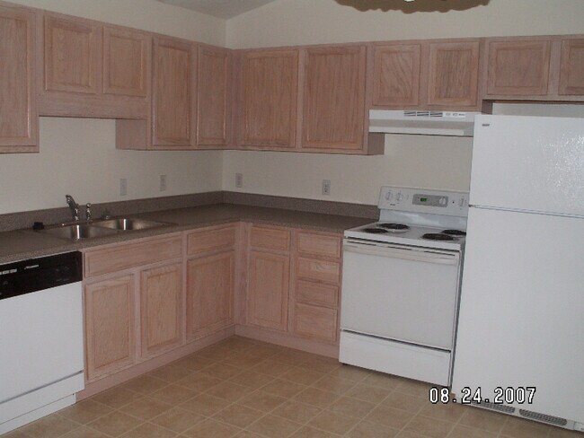 Building Photo - 2356 Meadowpoint Dr