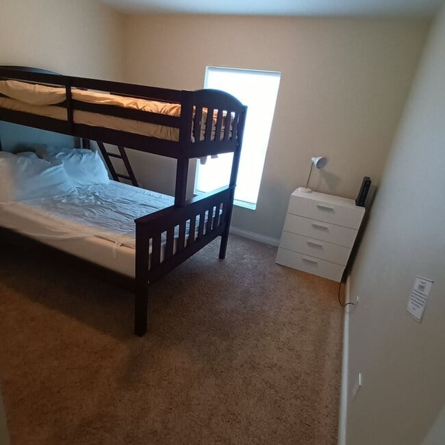 Building Photo - 3 Bd 2.5 Ba