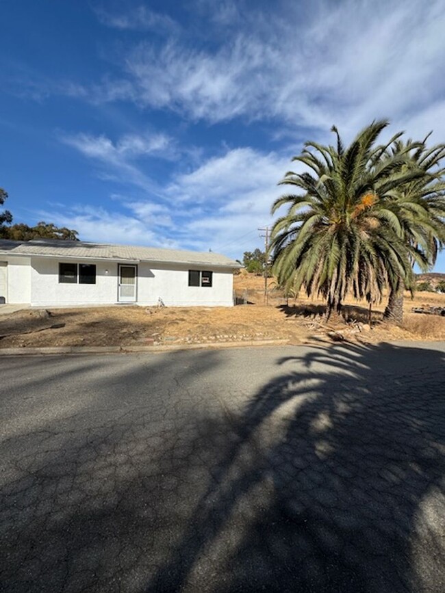 Building Photo - beautiful remodeled home