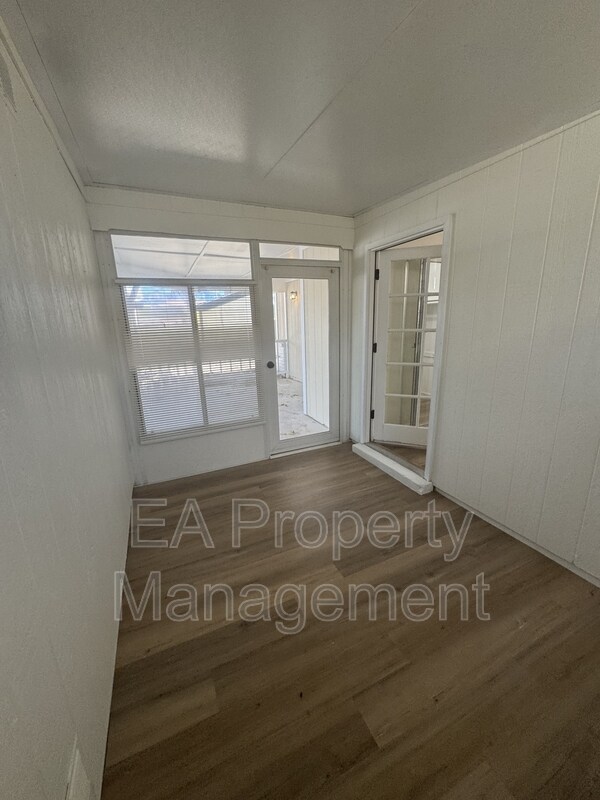 Building Photo - 4830 Aquamarine Dr NE