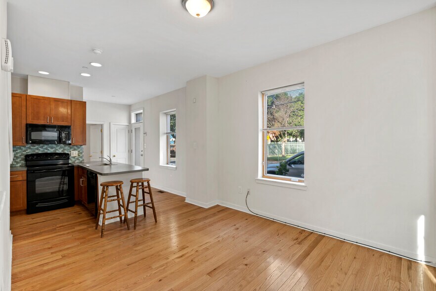 Building Photo - 1643 Fitzwater St