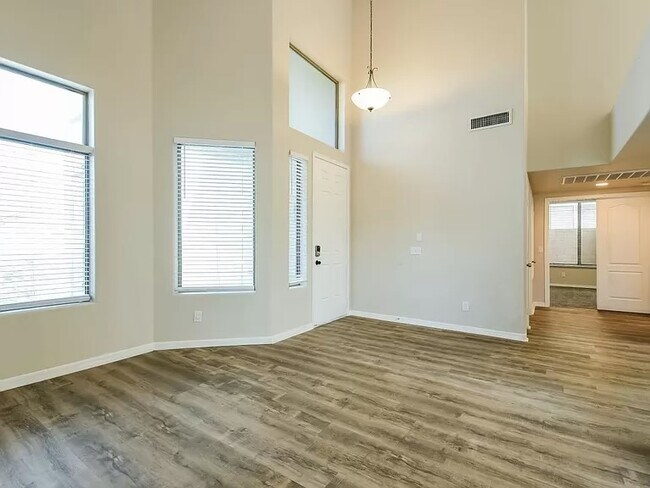 Building Photo - 6617 W Andrea Dr