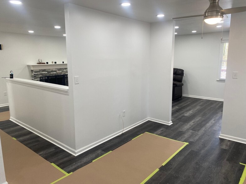 Kitchen access - 1637 Winter Ave